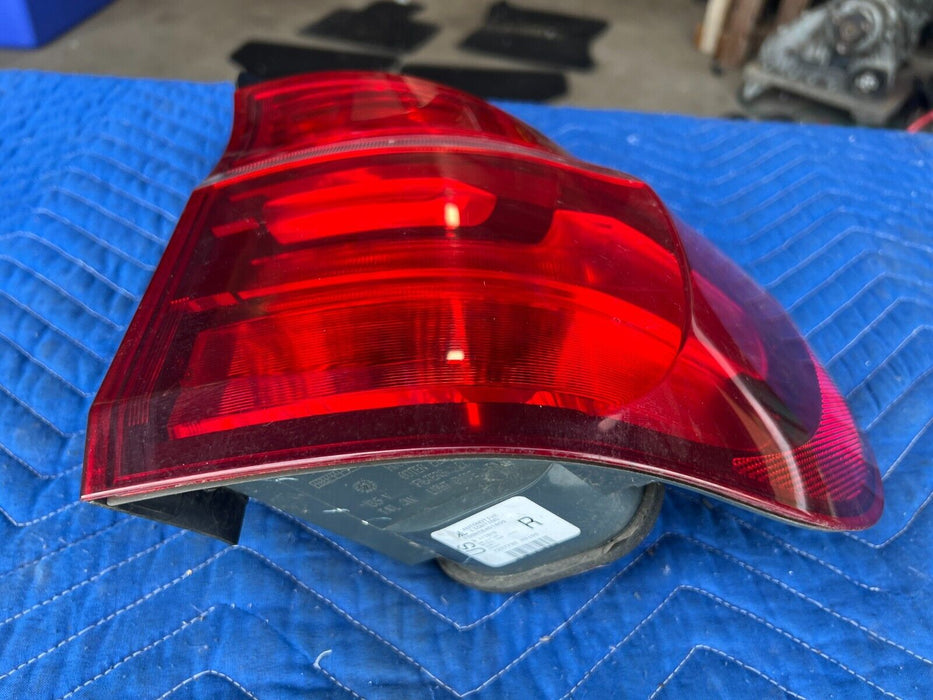 2011-2013 BMW X5 X5M E70 Passenger RH Rear Tail Light Lamp Assembly OEM #1989EM