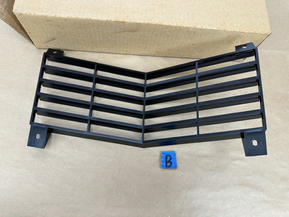 1968-1969 Corvette GM Front Center Black Plastic Grille 3966555 OEM NOS #3469E