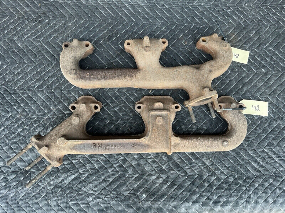 1969-1971 Chevy Camaro Small Block Exhaust Manifolds W/O Air SBC L & R #3559E