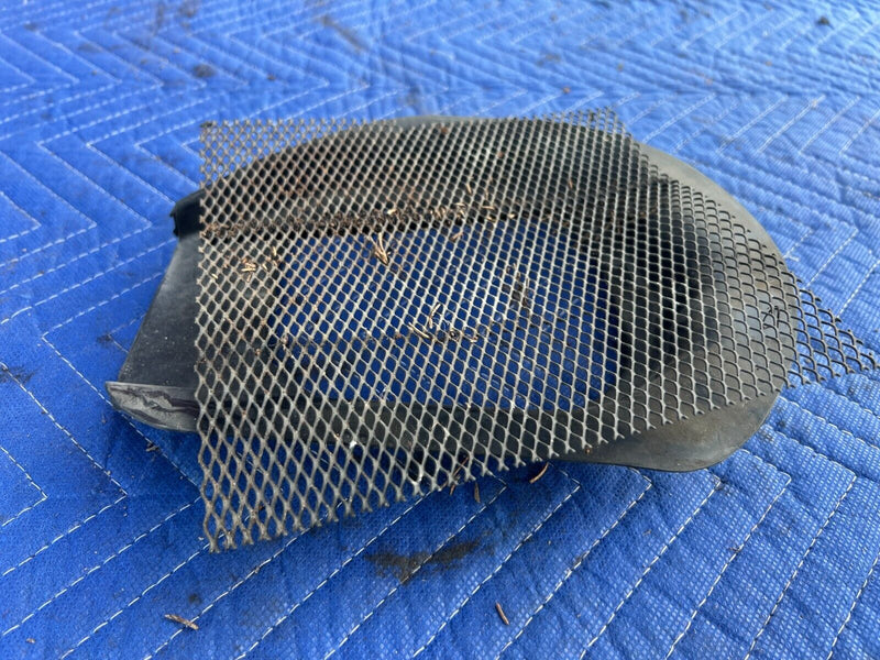 1984-1989 Volvo 740 760 Sedan HVAC Cowl Intake Bezel & Debris Screen OEM #1627EM