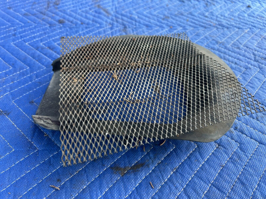 1984-1989 Volvo 740 760 Sedan HVAC Cowl Intake Bezel & Debris Screen OEM #1627EM