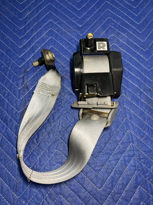 1993-1999 Chevy K1500 2500 Right RH Rear Seat Belt Retractor 15998110 OEM#1509EM