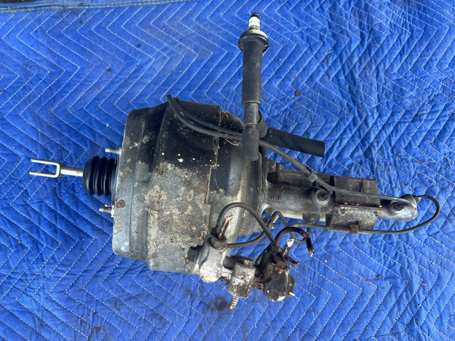 1984-1989 Volvo 740 760 Sedan Master Cylinder Brake Booster Assembly OEM #1579EM