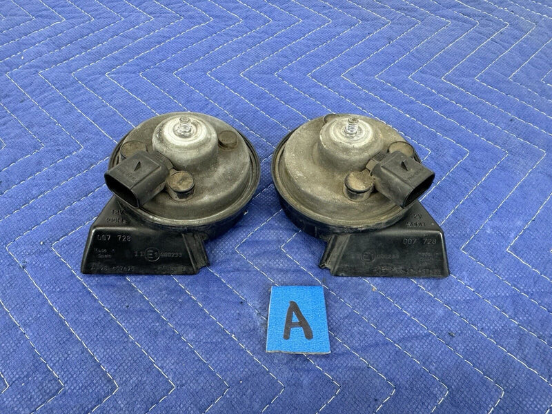 Hella High & Low Tone Horn Pair Volvo Mercedes Saab 400Hz 500Hz OEM 12V #3831E