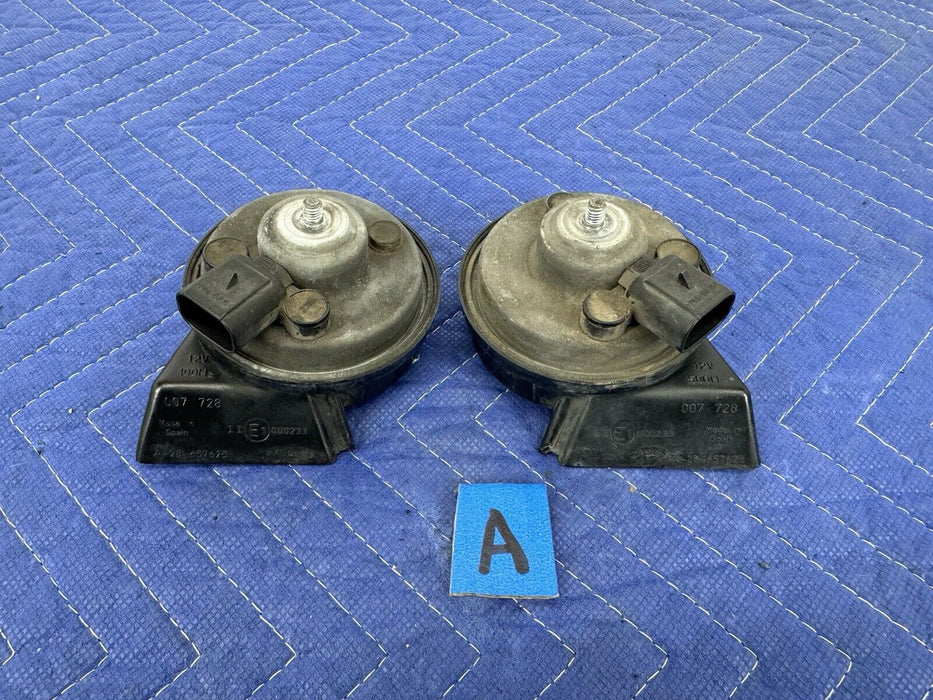 Hella High & Low Tone Horn Pair Volvo Mercedes Saab 400Hz 500Hz OEM 12V #3831E