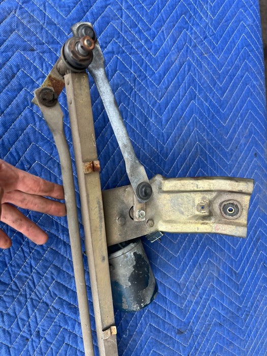 1983-1985 Porsche 944 Windshield Wiper Motor Transmission Assembly OEM #1900EM