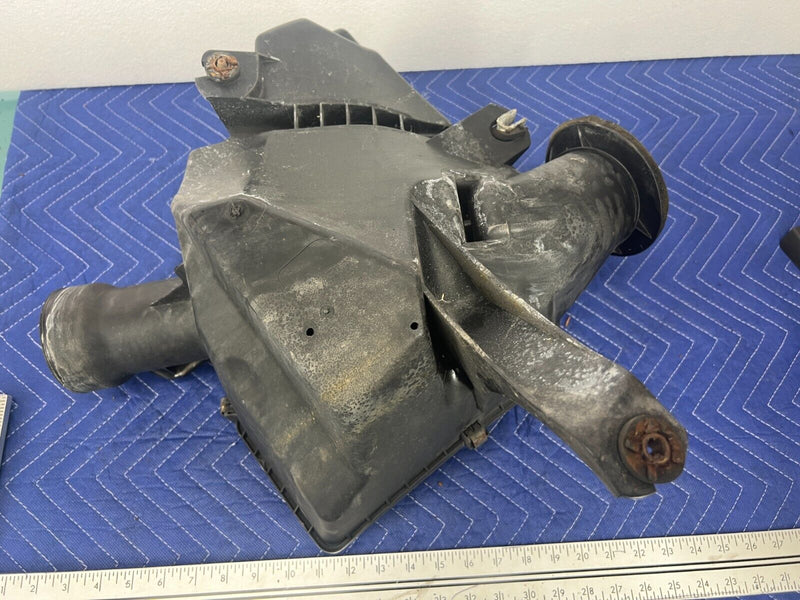 2006-2010 Hummer H3 Air Box Cleaner Intake Assembly Plenum 15832921 OEM #1386EM