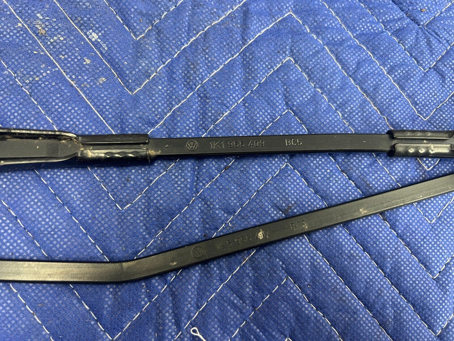 2006-2010 VW Jetta 2.5L LH & RH Windshield Wiper Arm Blade Pair Set OEM #104MC