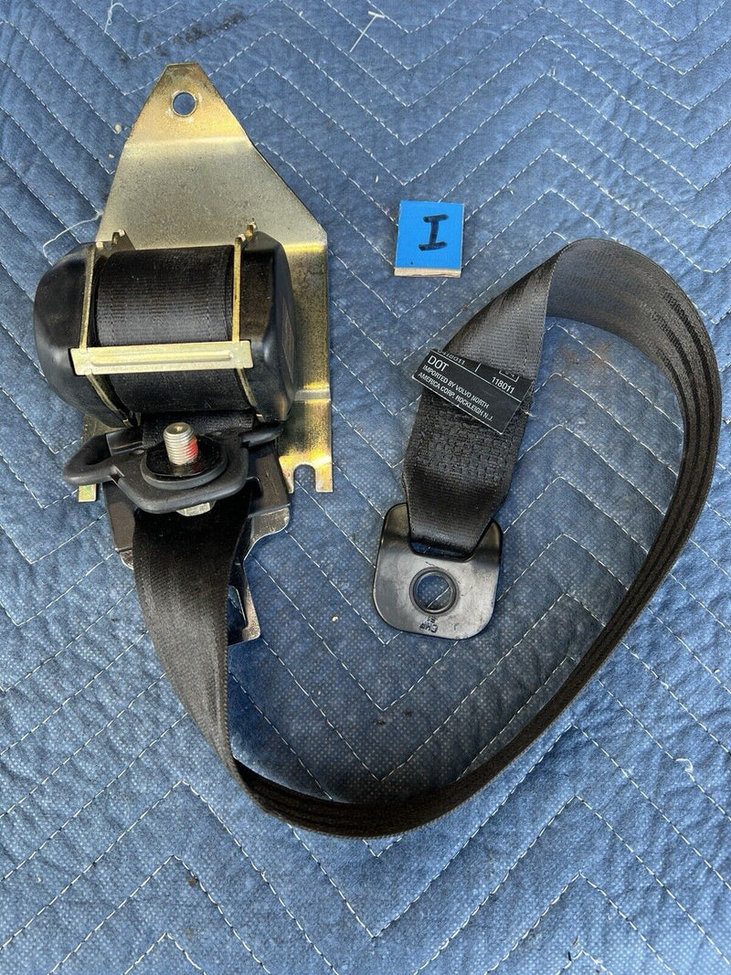 1986-1993 Volvo 240 245 Driver L Front Seat Belt Assembly Retractor OEM #3683E