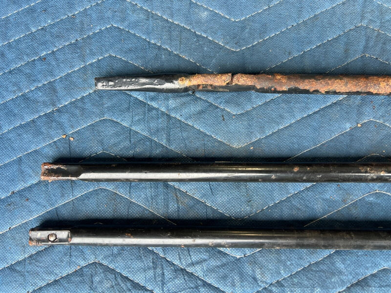 44083025