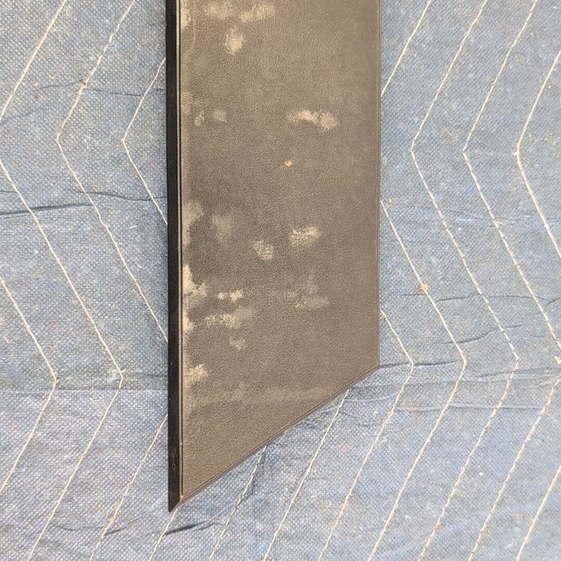 47007300