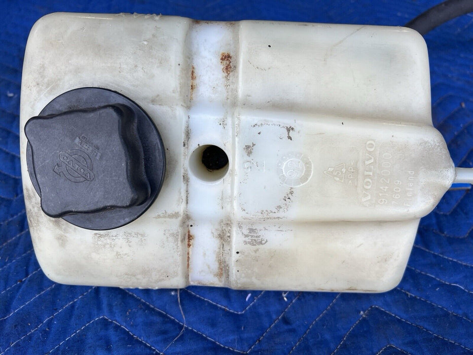 1986-1993 Volvo 240 244 245 Coolant Expansion Tank Reservoir Antifreeze #3772E