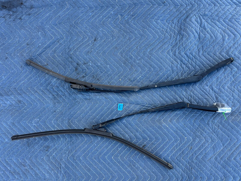 43949280