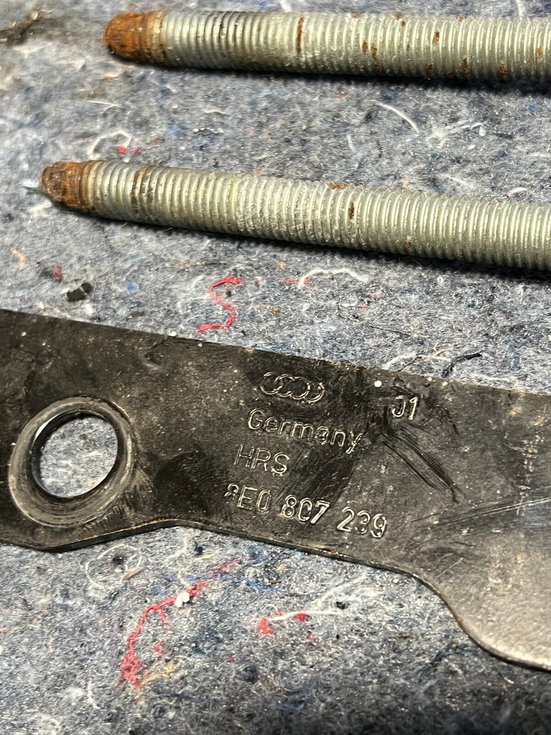 46762133