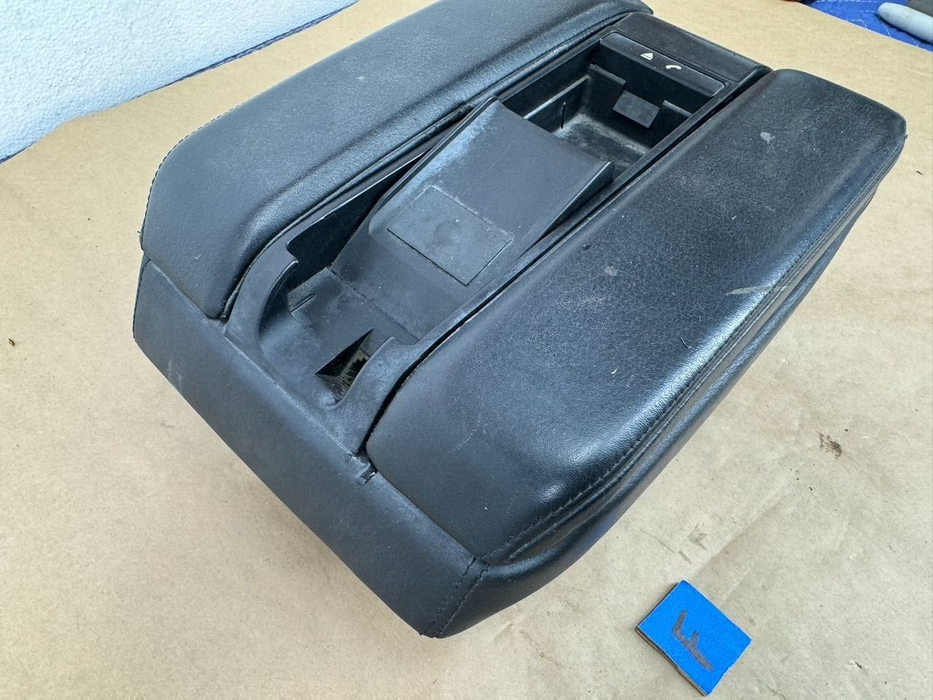 HY210783 94-01 740I 740IL 750IL Center Console Arm Rest Black no phone #1100CNJ