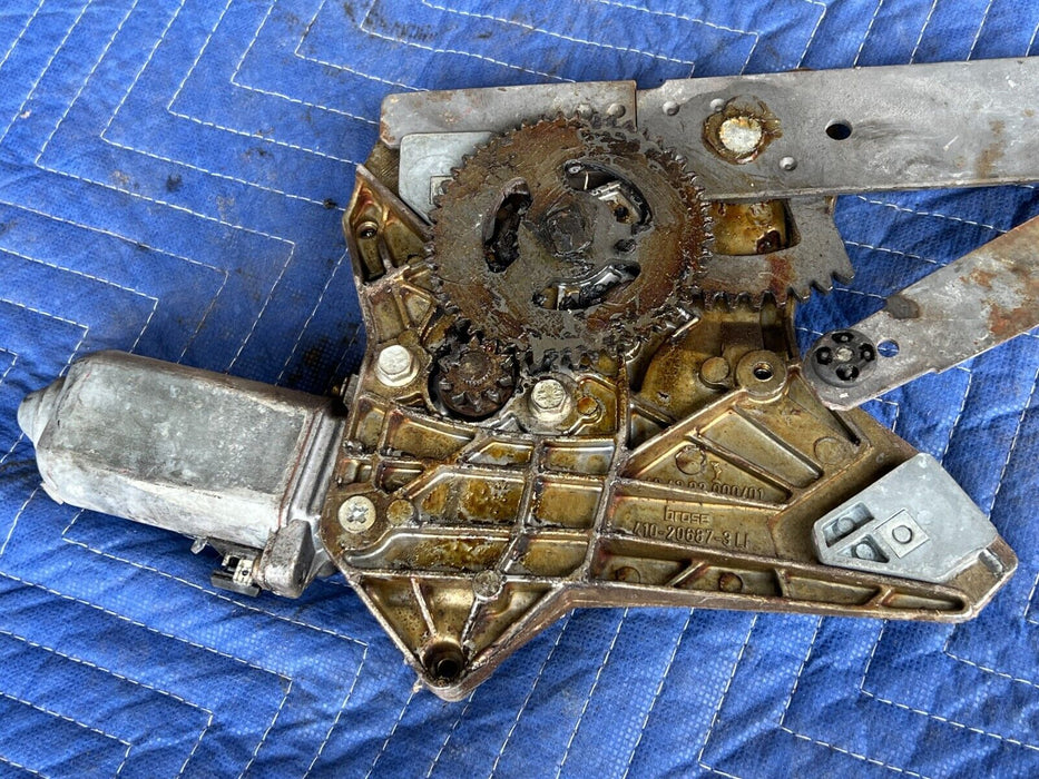 1983-1985 Porsche 944 Left Driver LH Window Regulator Motor OEM #1749EM