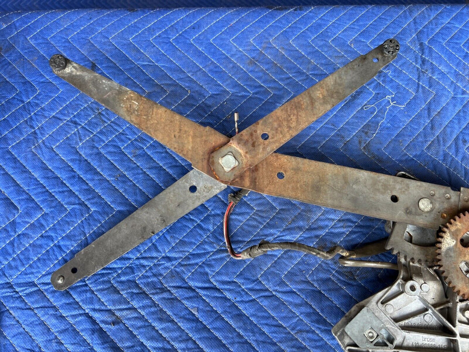 1983-1985 Porsche 944 Right Passenger RH Window Regulator Motor OEM #1770EM