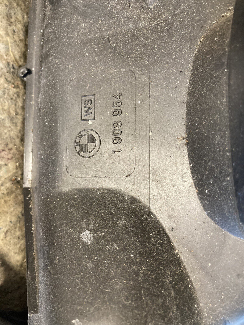 46762618