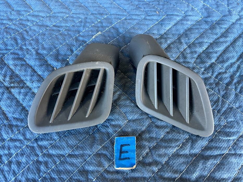 1997-2001 Lexus ES300 Front Dash Left Right End Defrost Vent Pair OEM #1916EM