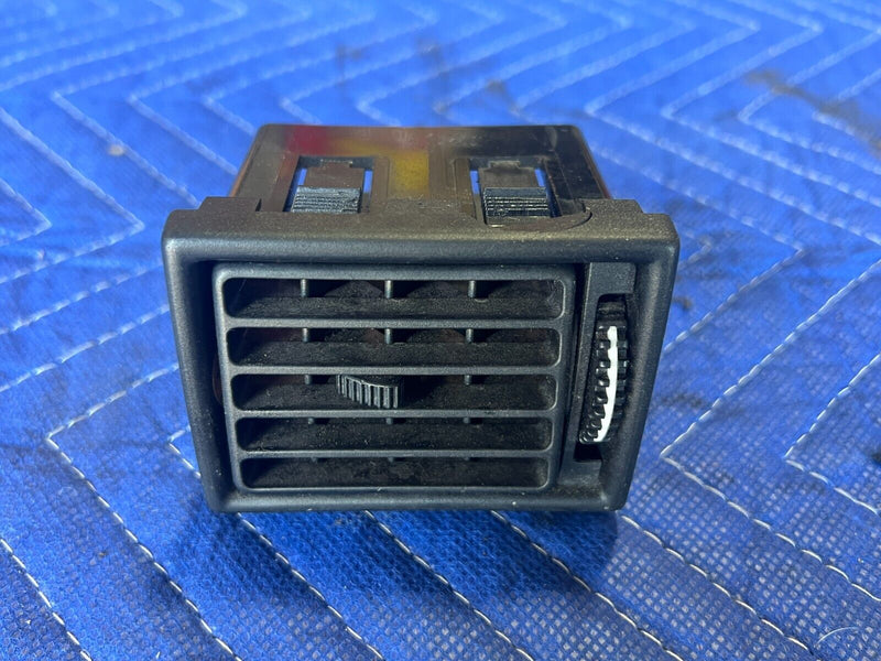 1984-1989 Volvo 740 760 HVAC Heat A/C Air Vent Set Front Dash RH LH OEM #1648EM
