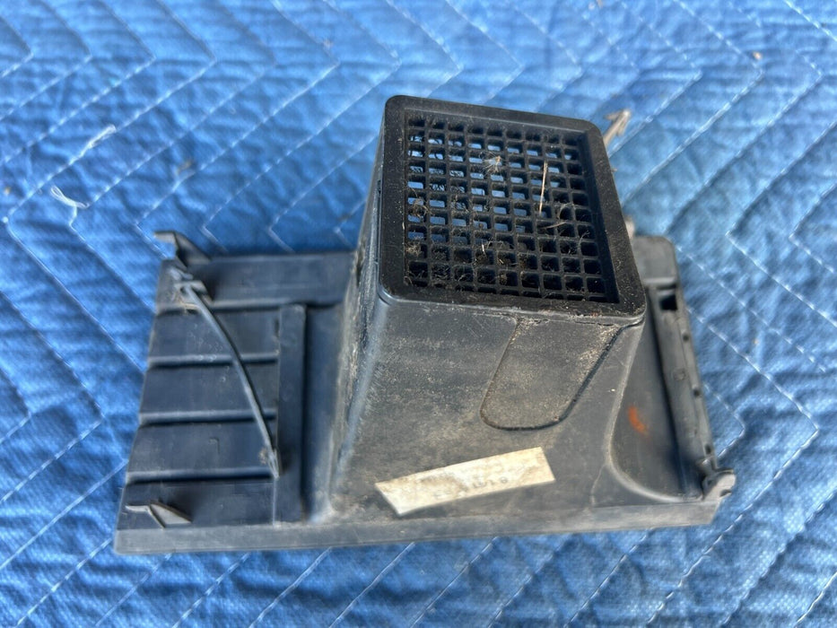 1986-1994 BMW 7 Series E32 Lower Front Bumper Vent OEM #1920EM