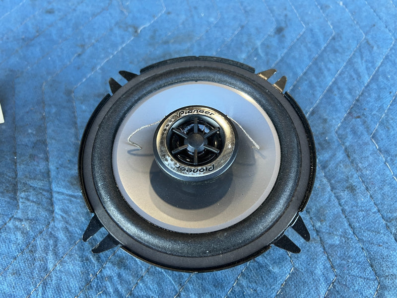 47053894