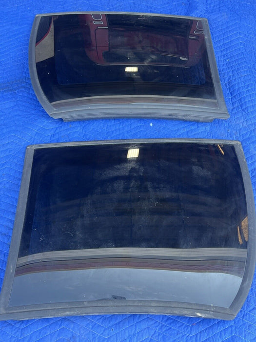 1993-2002 Chevy Camaro Z28 Front Window Left & Right w/ Glass Pair OEM #1783EM