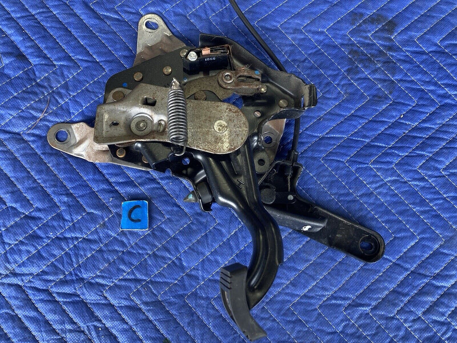 2006-2016 Chevy Impala GM Parking Brake Pedal Assembly Emergency OEM #3191M