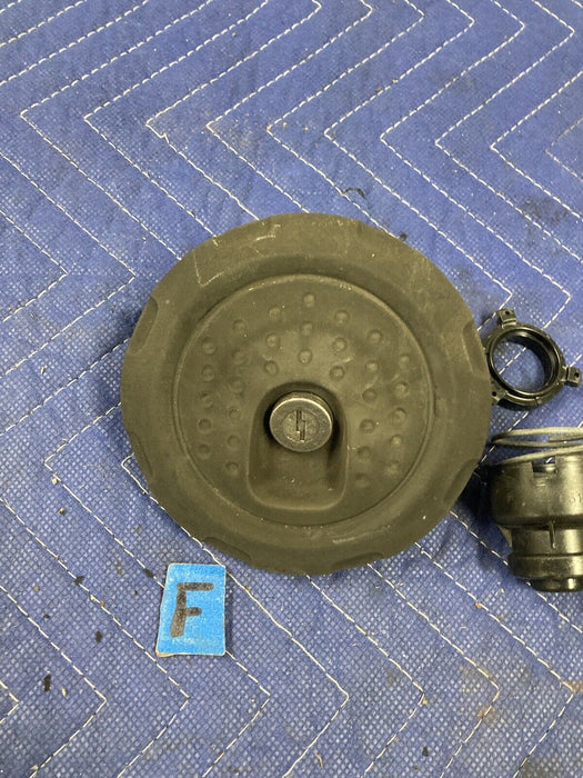 1998-2005 Land Rover Freelander Gas Tank Cap Lockable Fuel Door OEM #3044M