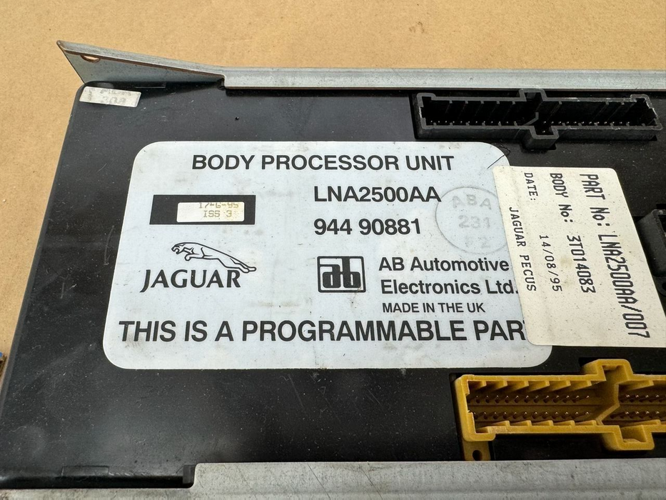 1995-1996 Jaguar XJ6 Body Unit Control Module LNA2500AA 94490881 OEM #1104CNJ