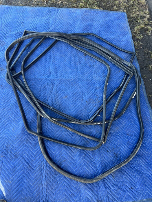 1984-1989 Volvo 740 760 Sedan Full Set of 4 Door Seal Weather Strip OEM #1724EM