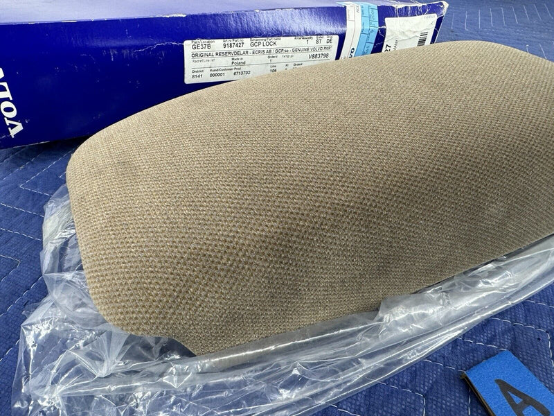 1994-1998 Volvo V90 S90 940 Center Armrest w/Cup Holders Beige 9187427 #3828E