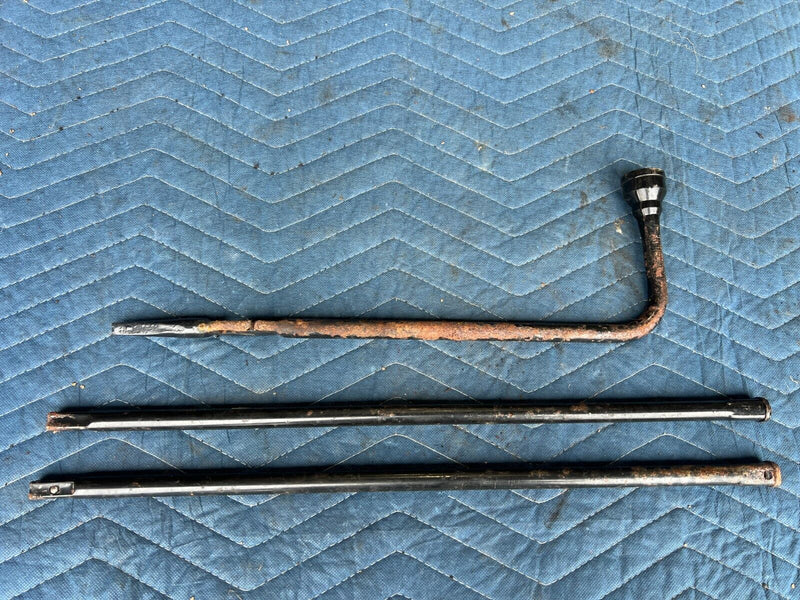 44083025