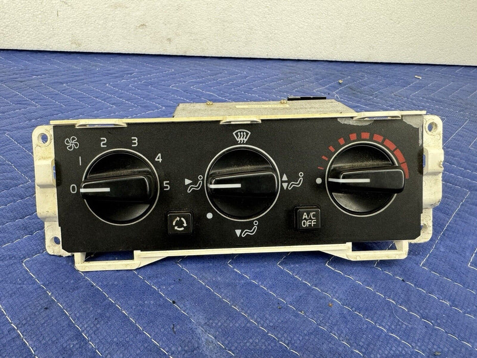 1993-1995 Volvo 740 940 Climate Control 3522217 w/o Automatic Climate OEM #3822E