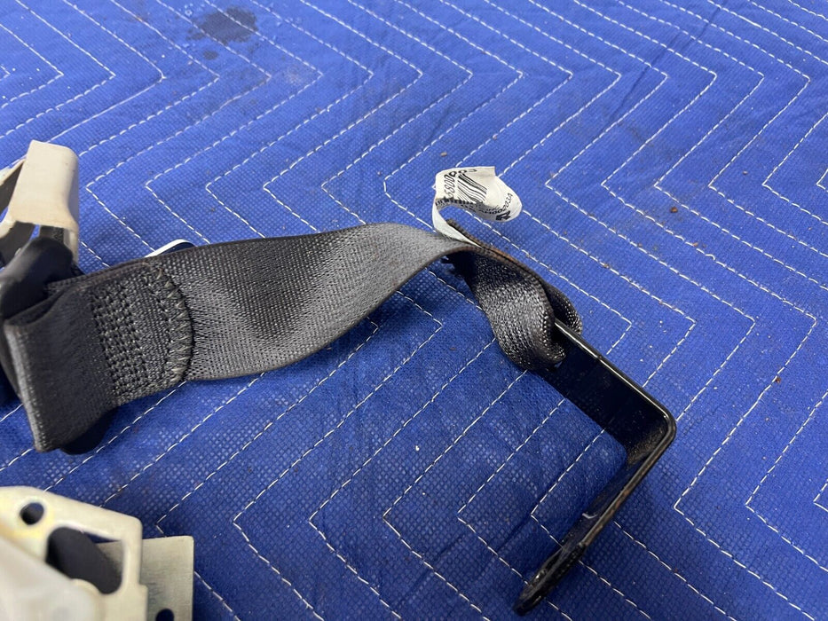 2006-2010 Hummer H3 Rear Passenger RH Seat Belt Retractor 15800003 OEM #1455EM