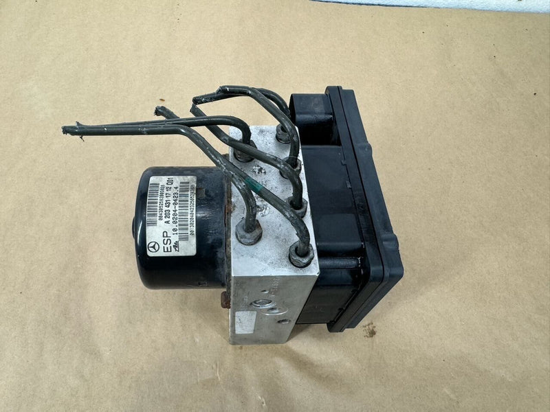 2006 Mercedes C280 A2034311712 Q01 Anti Lock Brake Pump Assembly #1096CNJ