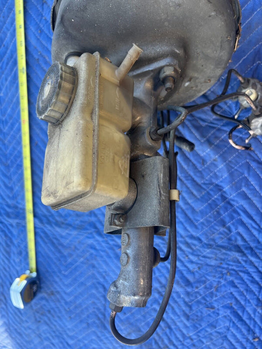 1984-1989 Volvo 740 760 Sedan Master Cylinder Brake Booster Assembly OEM #1579EM