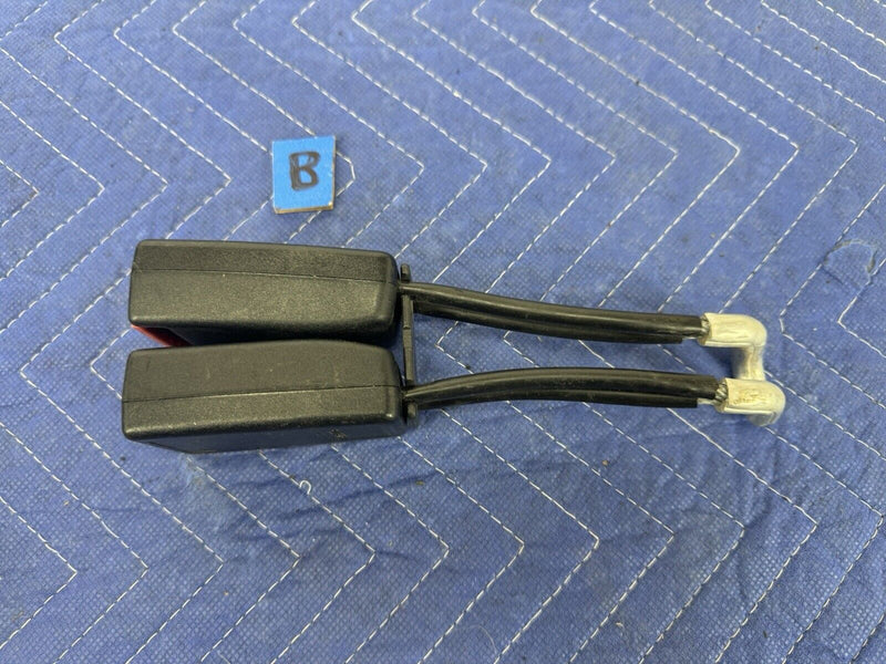 Volvo 240 245 740 940 760 Rear Center Seat Belt Buckle Pair 3513666 OEM #3865E