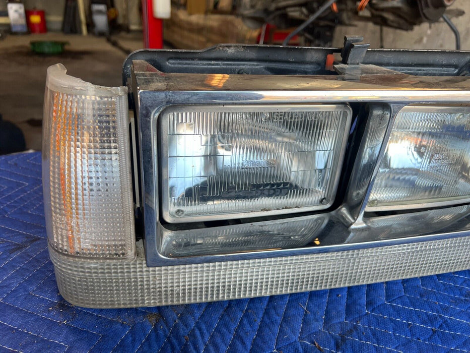 1984-1989 Volvo 740 760 Right Passenger Front Headlight & Bezel Trim OEM #1707EM