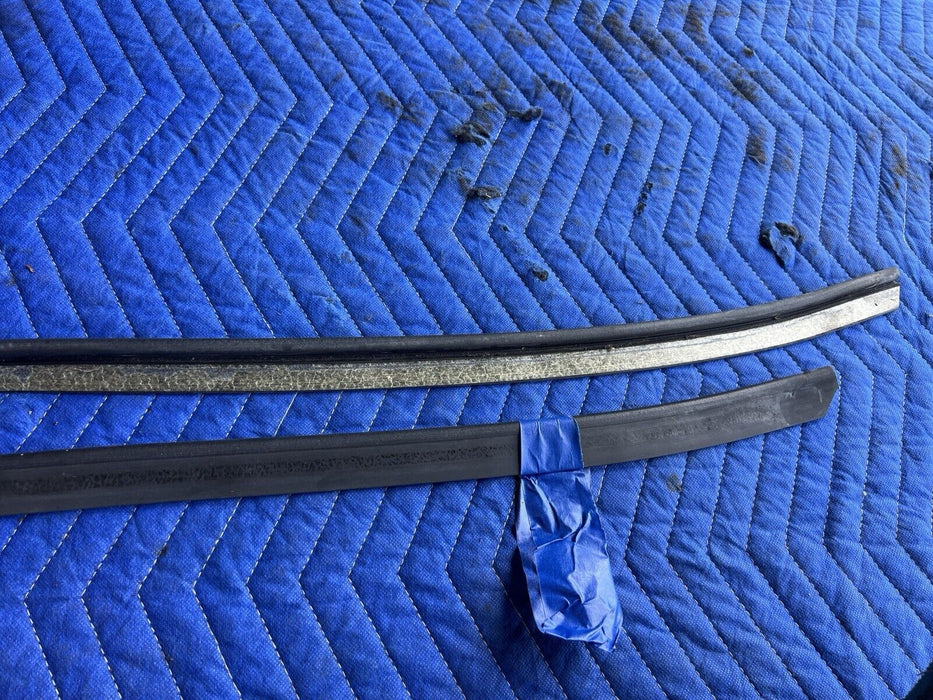 1986-1993 Volvo 240 244 245 Front Dash To Windshield Gasket Rubber Trim #3743E