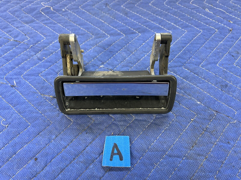 1972-1989 Volvo 140 240 242 244 245 Right Pass Exterior Door Handle OEM #3858E