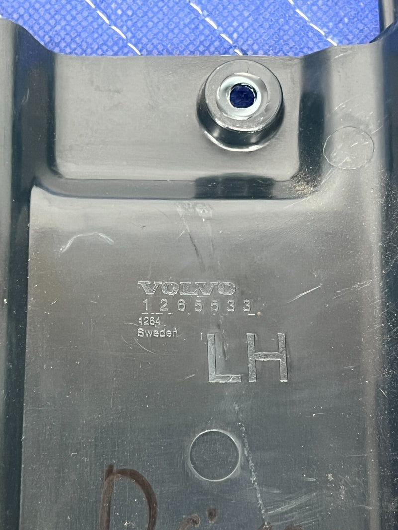 46768304