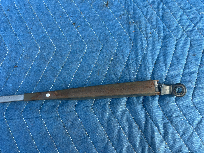 47027164