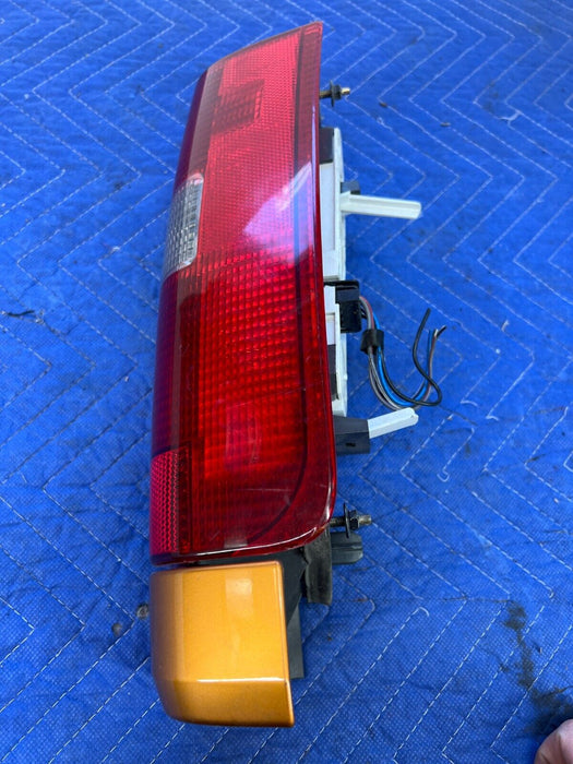 1998 1999 2000 Volvo V70 V70XC Rear Passenger Right Lower Tail Light OEM #1993EM