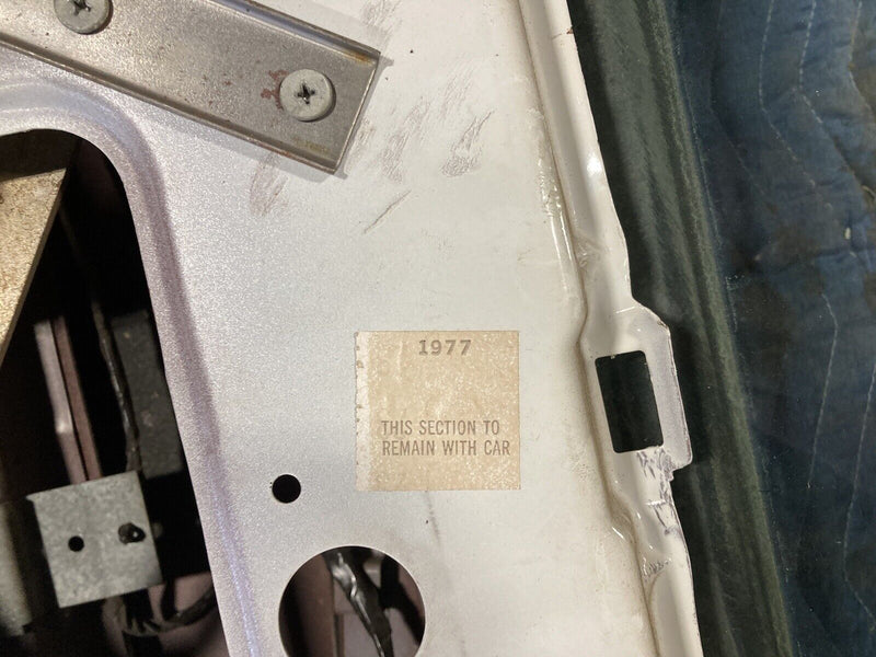 44093001