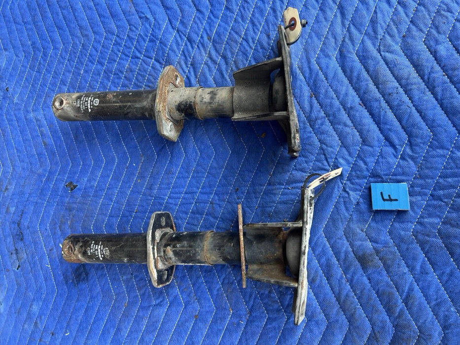 1986-1993 Volvo 240 244 245 Front Bumper Impact Shock Pair 1372387 OEM #3733E