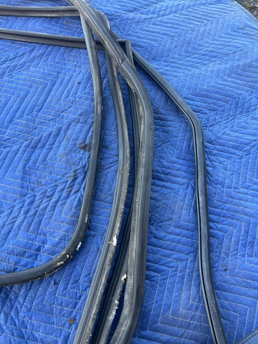 1984-1989 Volvo 740 760 Sedan Full Set of 4 Door Seal Weather Strip OEM #1724EM