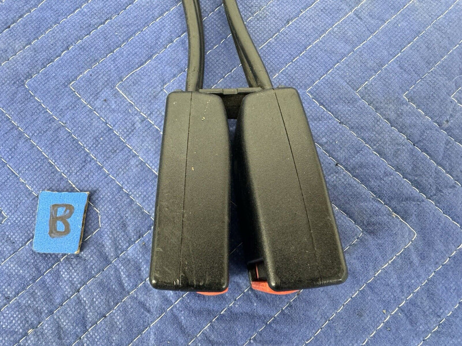 Volvo 240 245 740 940 760 Rear Center Seat Belt Buckle Pair 3513666 OEM #3865E