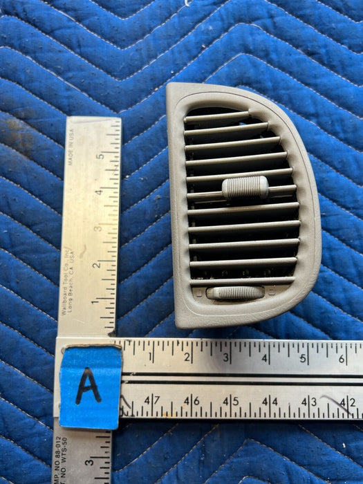 1993-2000 Ford Ranger RH Front Passenger Heat Air A/C Vent OEM #173MC