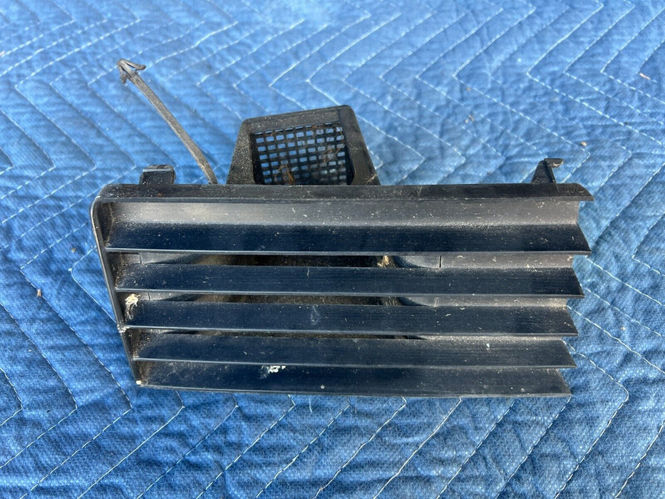 1986-1994 BMW 7 Series E32 Lower Front Bumper Vent OEM #1920EM